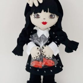 Boneca Wandinha 30cm